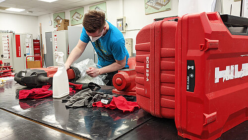 Photo: Hilti: Repair old Hilti Machines