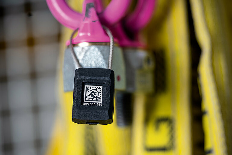 Photo: Hilti: OnTrack! Active Tag