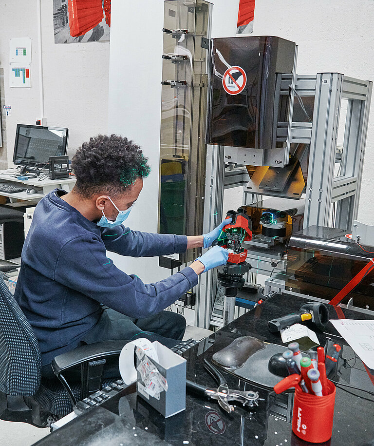 Photo Hilti: Repairing Machines