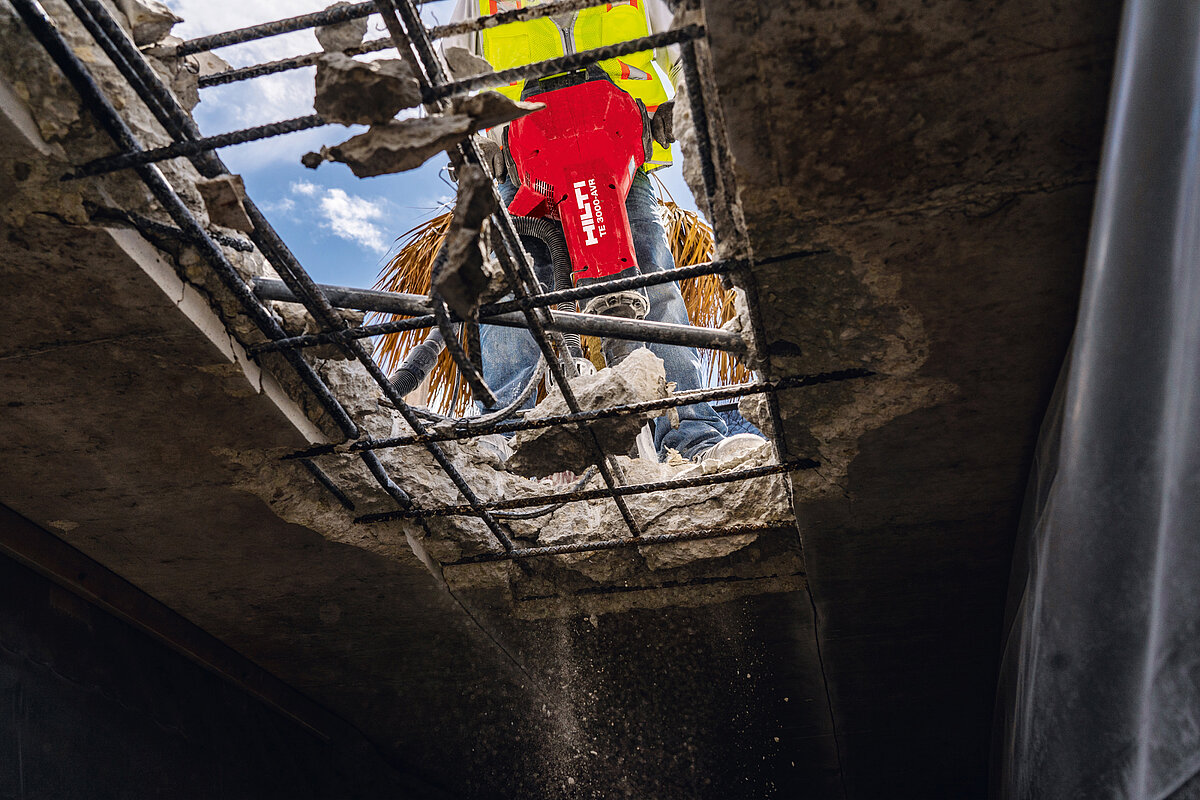 Photo: Hilti: Story Teaser TE3000