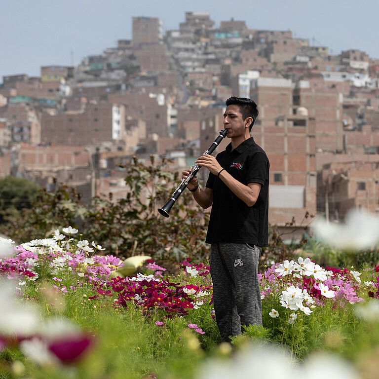 Photo: Hilti: A person plays the clarinet