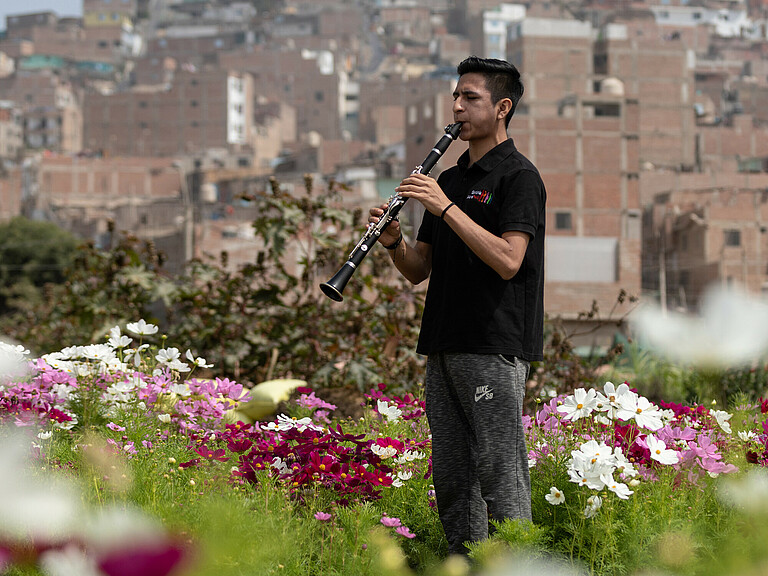 Photo: Hilti: A person plays the clarinet