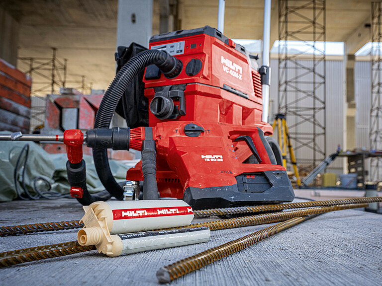 Photo: Hilti: A TE 60-22 laying on the ground
