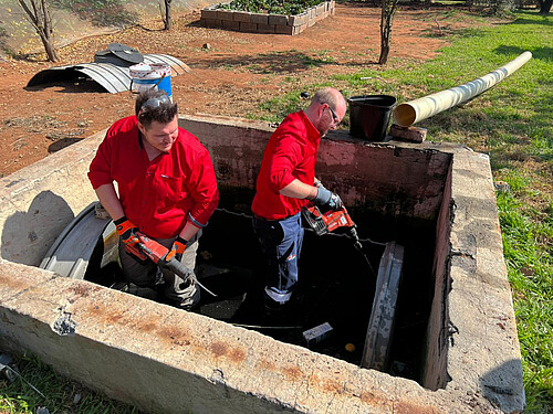 Photo: Hilti: Two people working with Hilti equipment