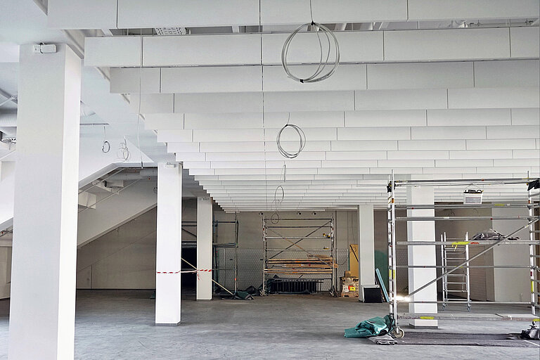 Photo: Hilti: Plain view of a construction site inside
