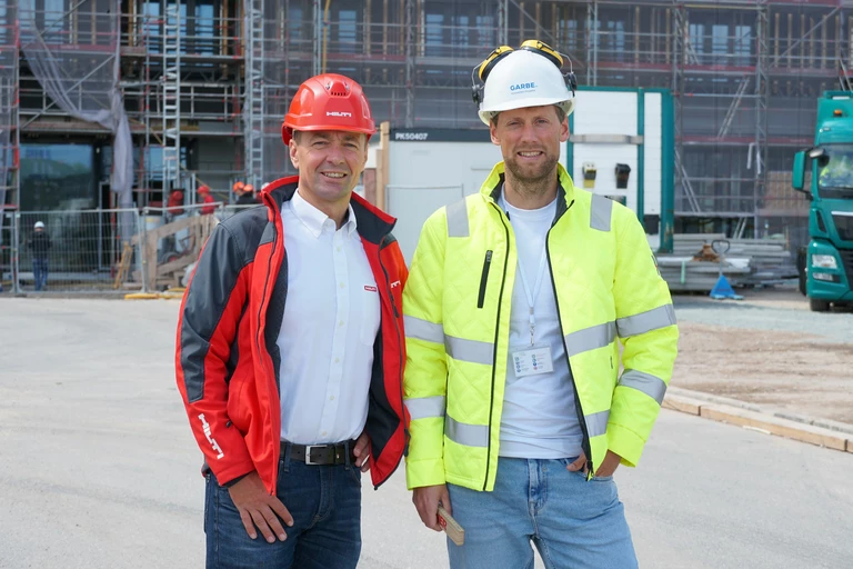 Photo: Hilti: Benedict Pielmeier and Nils Eichentopf Janssen in construction workwear